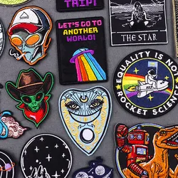 Patch UFO/alieni per vestiti astronauta ricamo Patch su panno spazio ferro su abbigliamento un altro mondo adesivi distintivo Applique