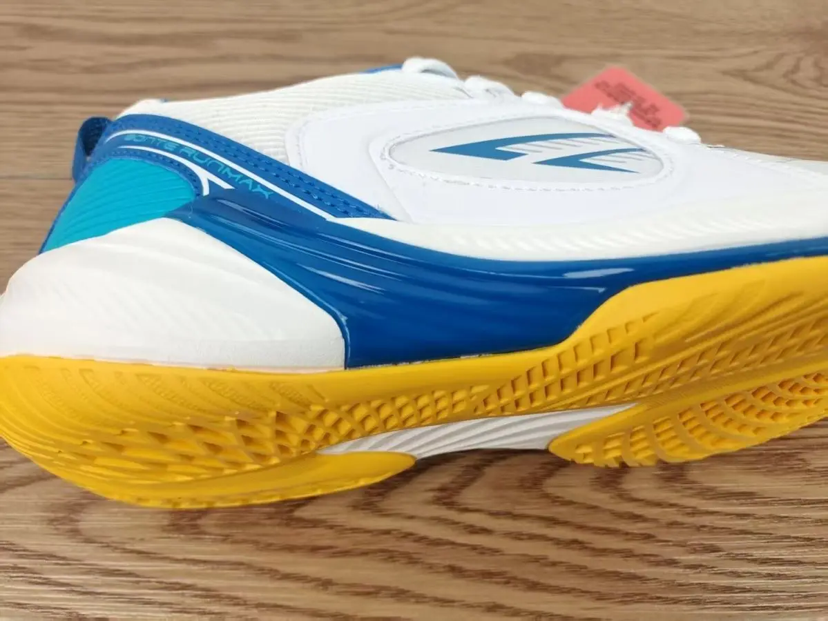 2025 New Luxury Professional Table Tennis Shoes Comfortable Breathable Indoor Court Shoes 35-45 Quality Fitness Badminton Shoes