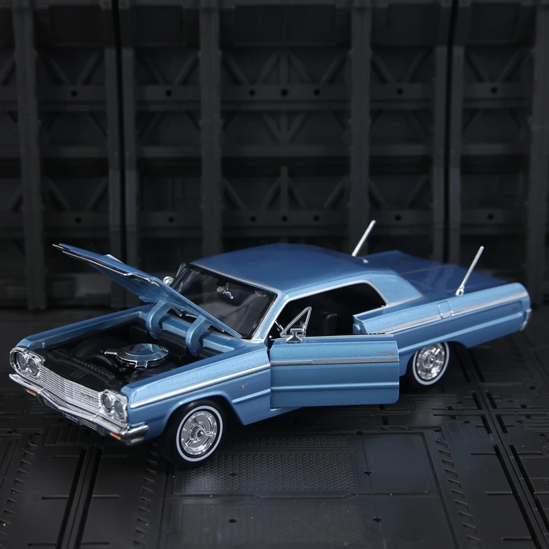 Maisto 1:26 simulatie 1964 Chevrolet Impala SS legering automodel ornament collectie, deuren en kap kan worden geopend