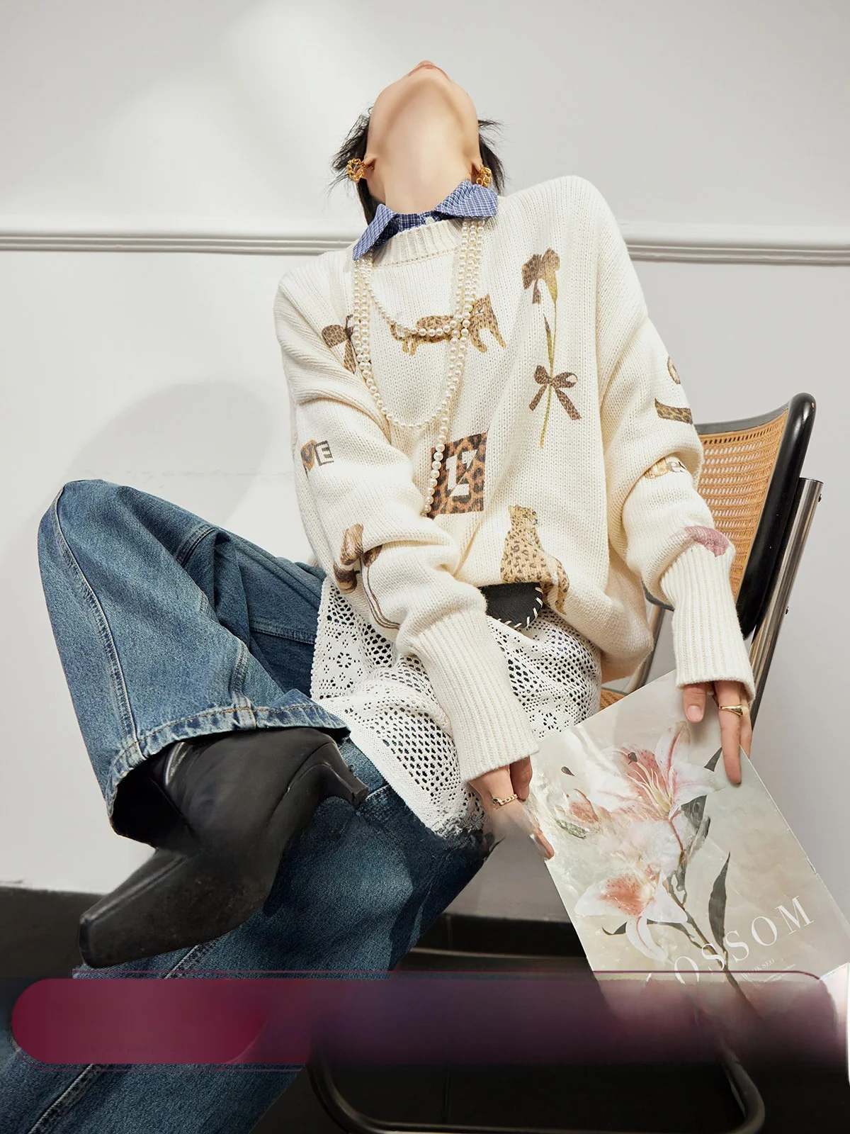 

Свободный женский белый свитер в стиле ретро с принтом, повседневный, вязаный, с длинными рукавами, круглым вырезом, с цветочным узором