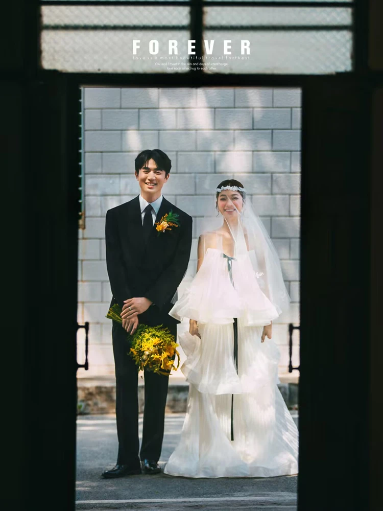 

2026 New Vintage Film Couple Atmosphere Theme Small Photography Clothing Wedding Photoshoot Travel Photography Studio
