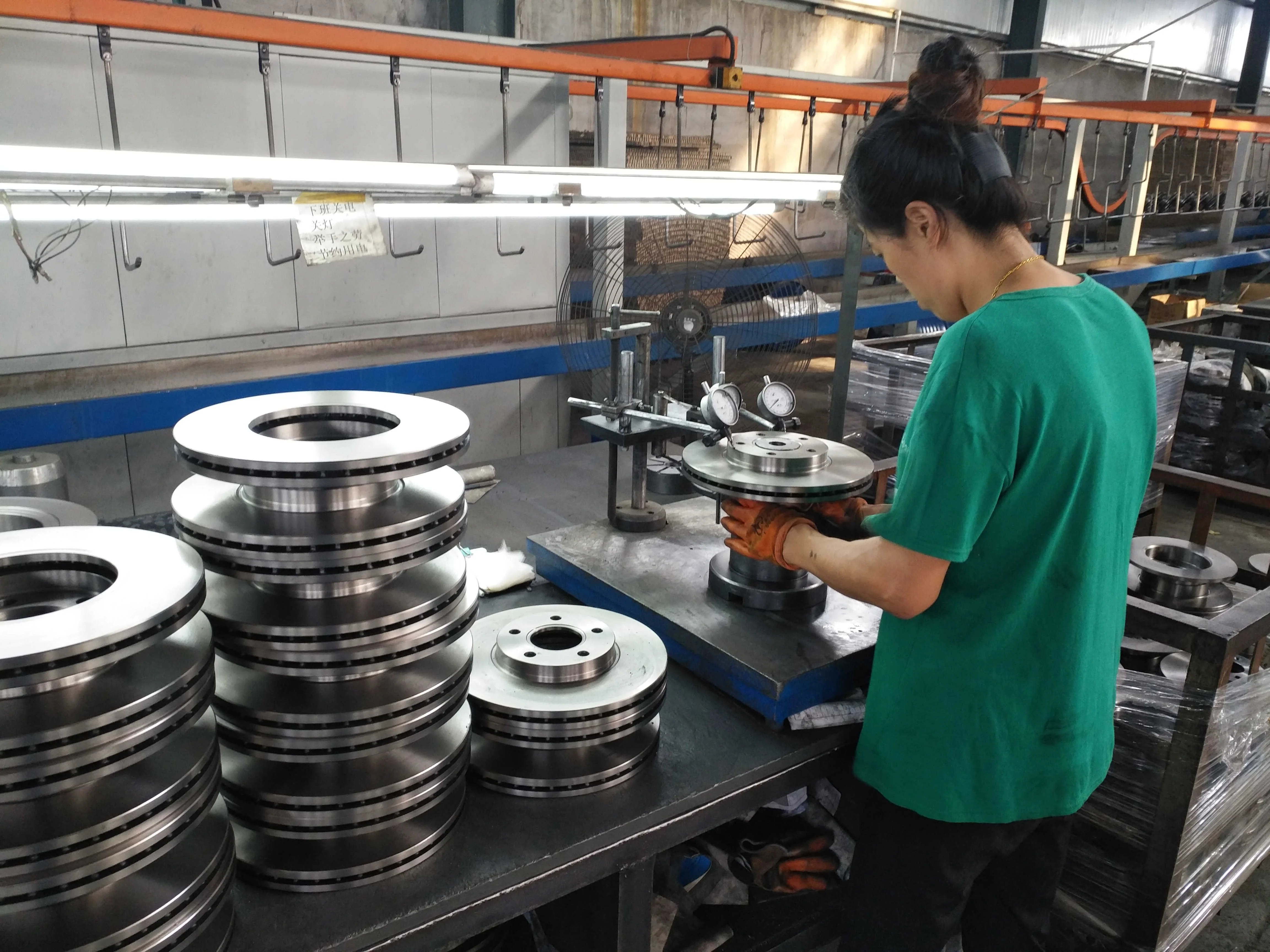 อะไหล่ดรัมเบรกอัตโนมัติ OE 4320608G11 สำหรับรถยนต์นิสสัน