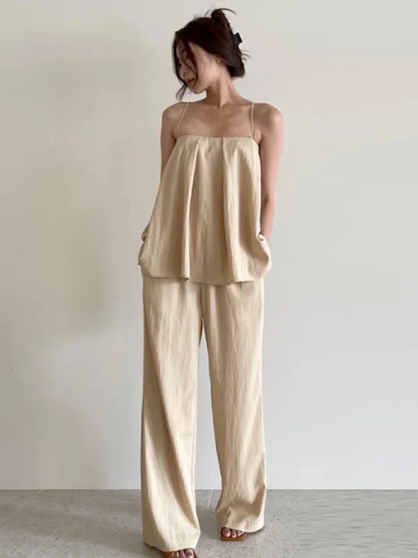 

Повседневный свободный женский комплект из двух предметов: укороченный топ без спинки и брюки с широкими штанинами, полиэстер, без рукавов, стандартная длина, лето 2025