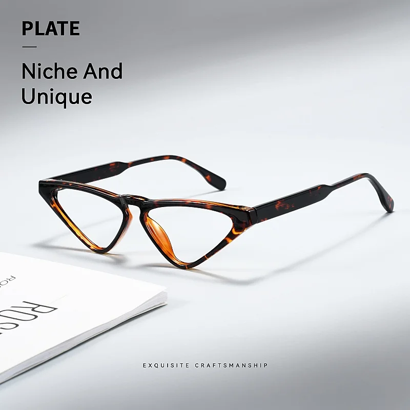 New Personalized Triangle Cat Eye Frame High-quality Sheet Glasses Fashionable Retro Women's Anti Blue Light Flat Glasses 1826