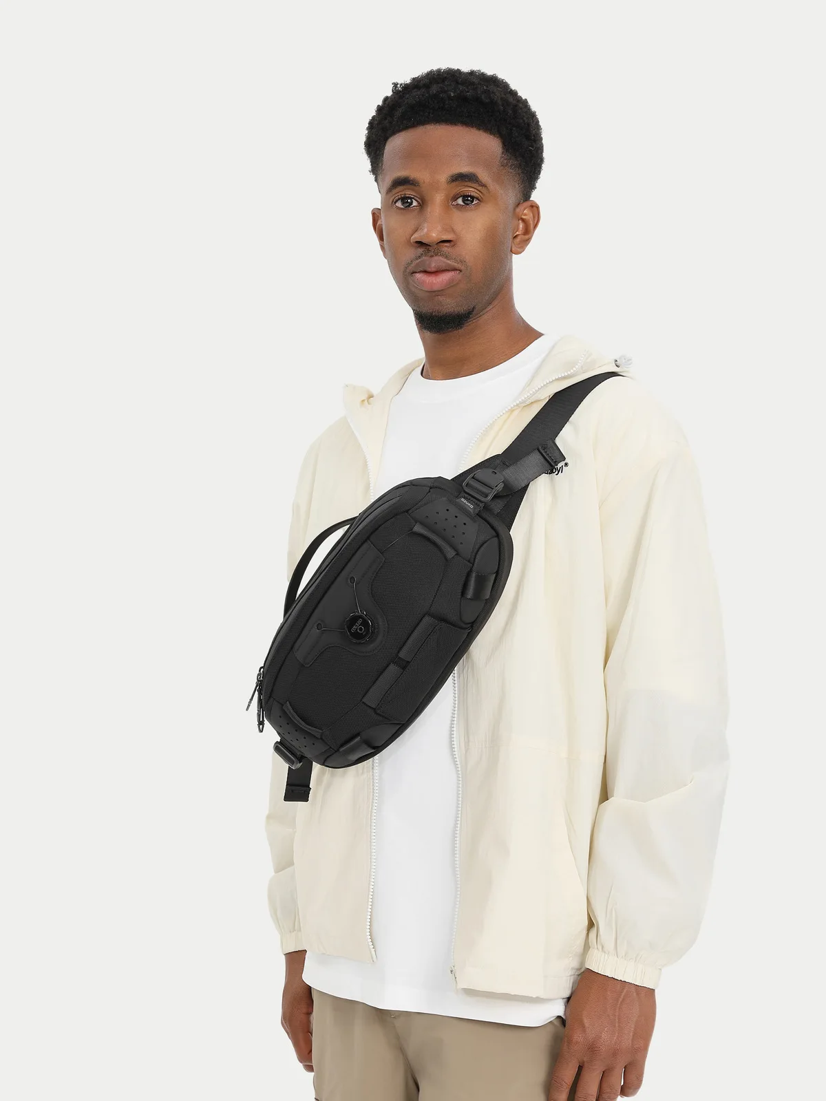 

OZUKO Chest Bag Men Tactical Techwear Waist Bag Rotate Button Design Crossbody Bags bolsos para hombre сумка