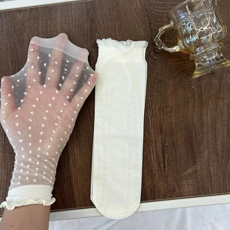 Summer 3 Pair Ultra-Thin Lace Mid Tube Socks Breathable Comfortable Fashionable Sweet Lace Lolita Style Pleated Side Casual Sock
