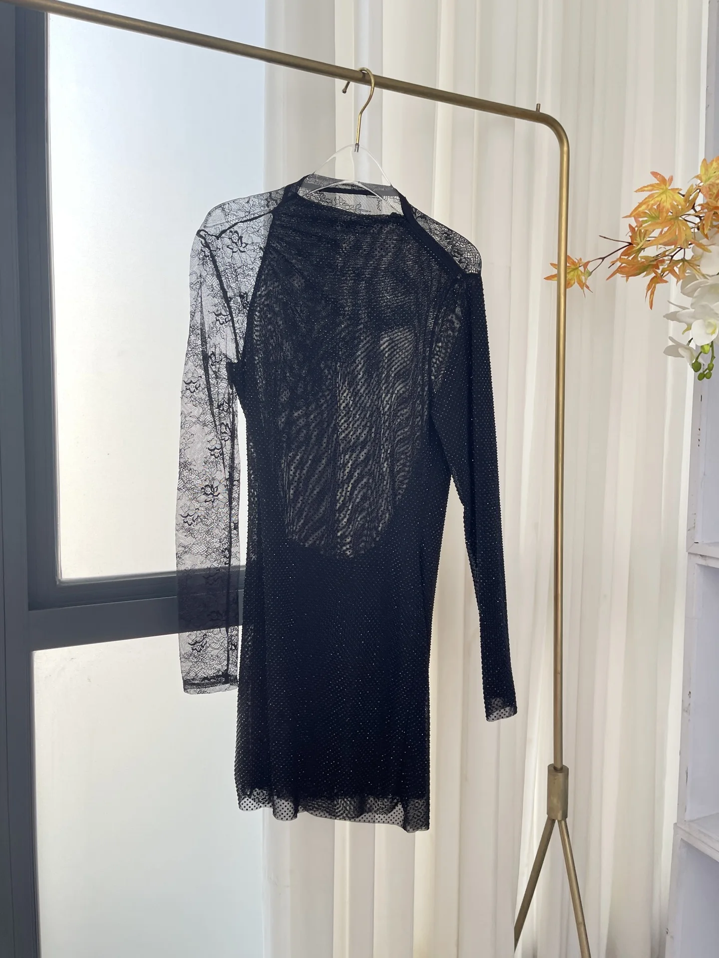

2025 High Quality New Black Long Sleeve Diamond Embellished Pressed Lace Patchwork Backless Mini Dress
