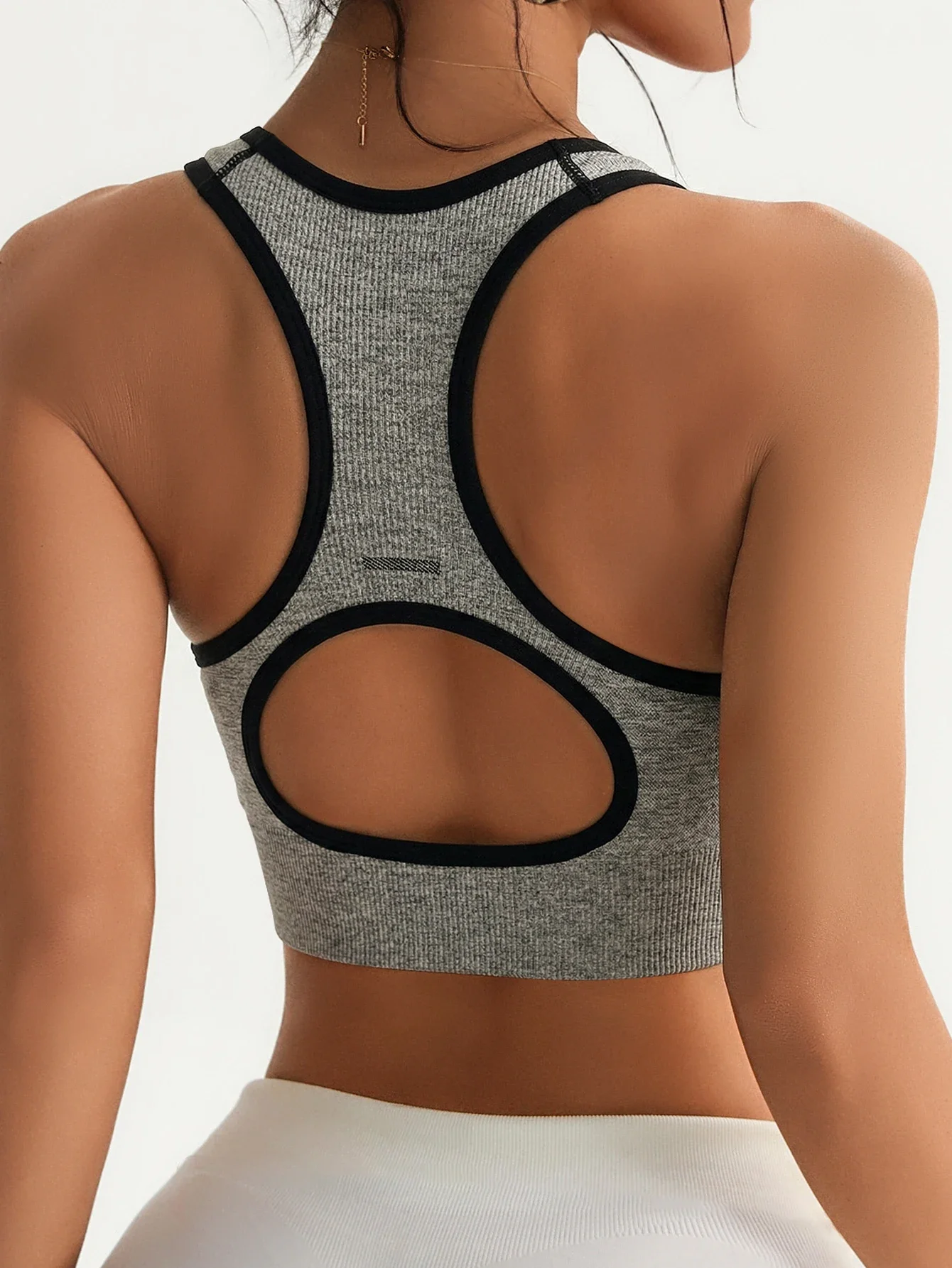Women's seamless sports bra, backless short yoga top with back opening for exercise, breathable fitness training vest, available