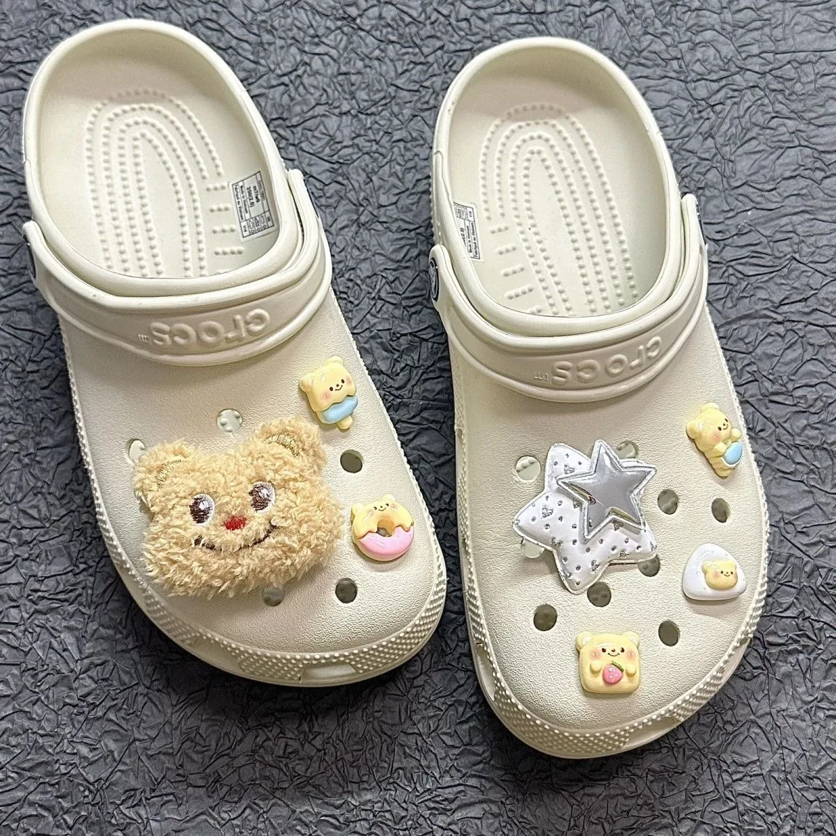 

Smiling Butter Bear Set Lovely Footwear Decoration Cute Charms for Crocs Ins Popular Adornment for Clogs Sandals Hot New Gift