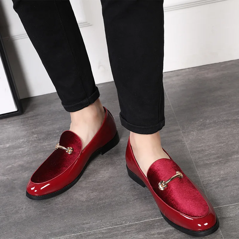 Men Dress Leather Shoes Slip on Patent Leather Mens Casual Oxford Shoe Moccasin Glitter Male Footwear Pointed Toe Shoes for Men