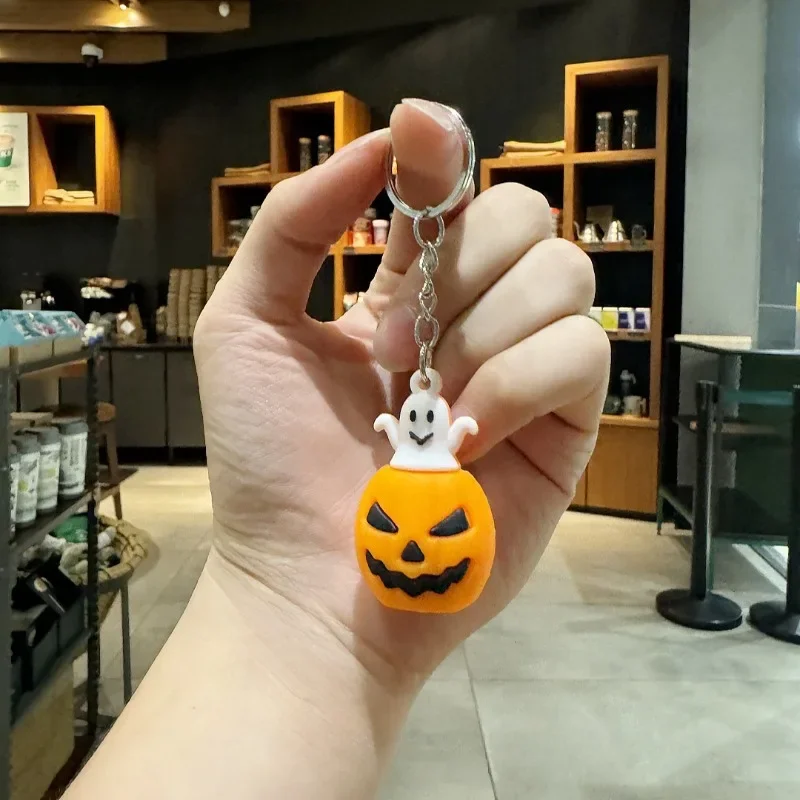 

1PCS Halloween Pumpkin Lamp Keychain for Men and Women, Cartoon Skull Model, Car Bag Pendant, Keyholder Accessories, Kawaii