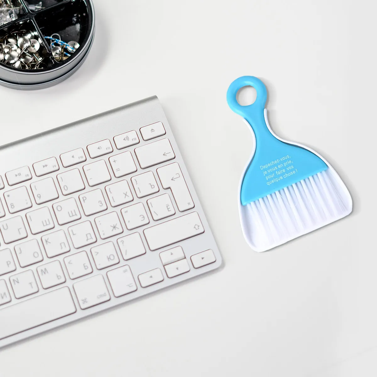 3Pcs Compact Keyboard Broom Dustpan Set Lightweight Computer Cleaning Tools for Air Vents Dashboard Laptop Keyboard Desktop