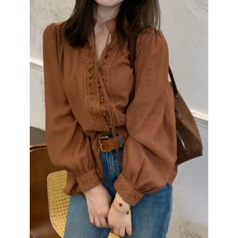 

French Chic and Beautiful Design Niche Top Fashionable Coffee Color Lace Edge Long-sleeved Shirt