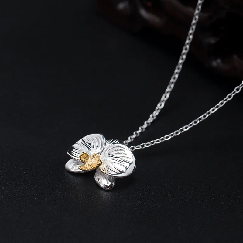 

Vintage Chinese Style Butterfly Orchid Floral Pendant Necklace Adjustable Collarbone Chain for Women Traditional Jewelry Gift