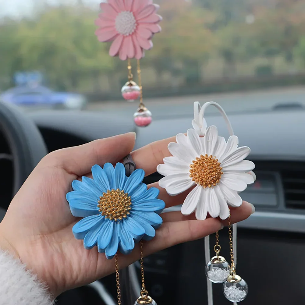 New Cute Daisy Crystal Car Ornament - Handcrafted Rearview Mirror Hanging with Sparkling Crystals, Perfect Interior Decoration