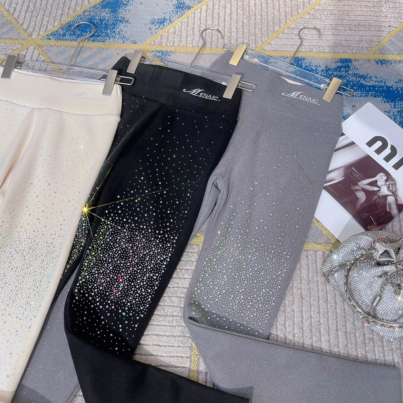 Mallas acolchadas de terciopelo grueso para mujer, Leggings elásticos ajustados, negros, con diamantes de imitación que combinan con todo, para Fitness, novedad de invierno, 2024