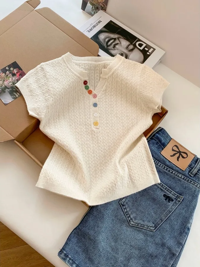 

Вязаный свитер с короткими рукавами в корейском стиле, женская летняя удобная верхняя одежда, стильный универсальный топ с пуговицами