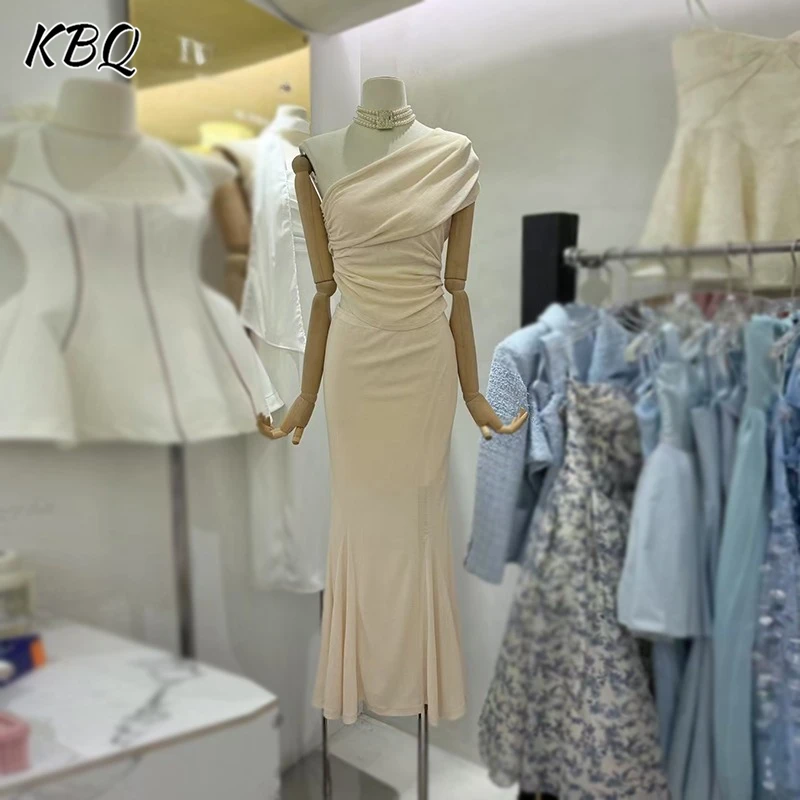 

KBQ Solid Patchwork Folds Slimming Dresses For Women Diagonal One Shoulder Sleeve Temperament Dress Female Fashion Style New
