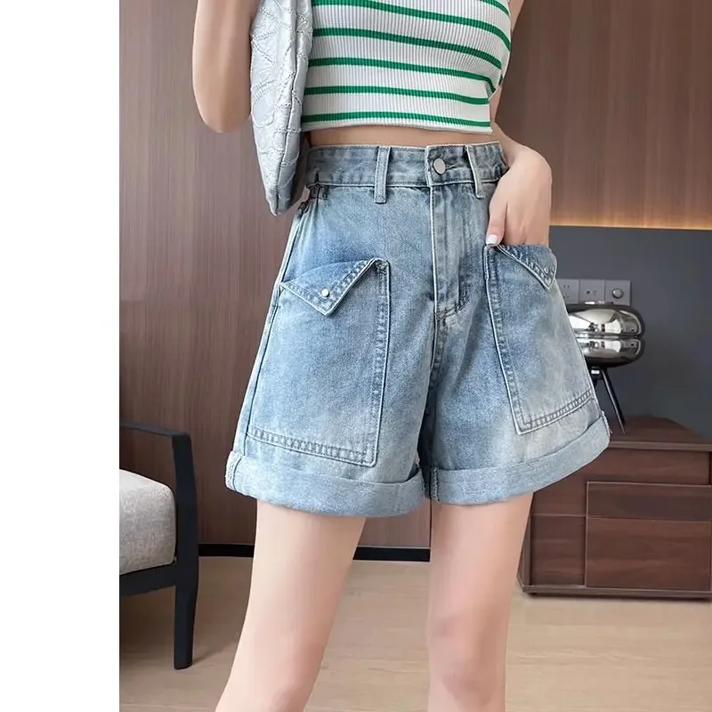 Retro hemmed denim shorts women's autumn 2024 new big pocket design with high waist and slim A-shaped wide-leg pants.