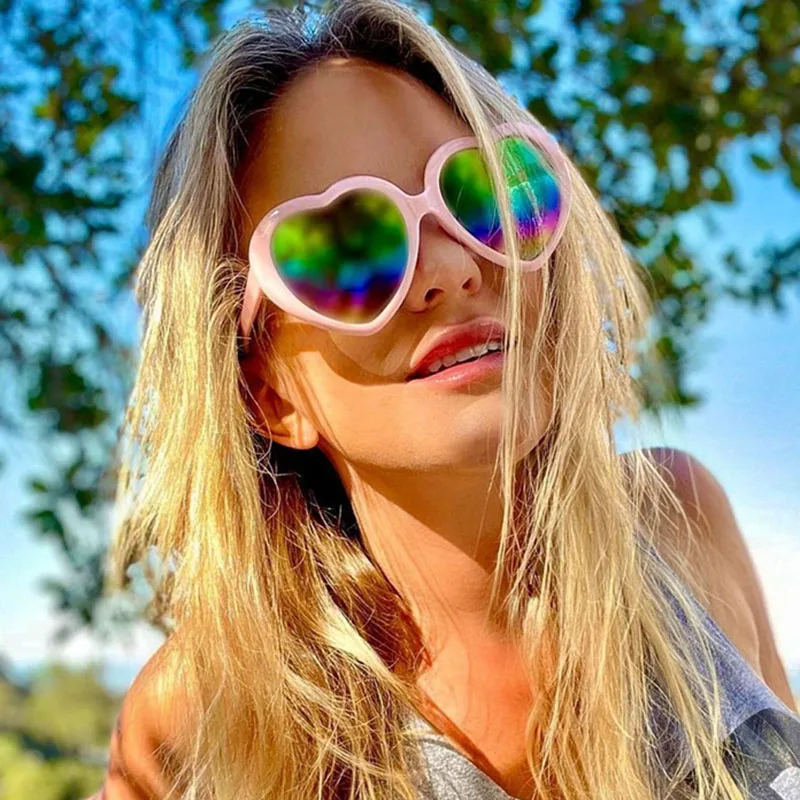 Vintage Oversized Cute Love Heart Sunglasses Women Fashion Trendy Luxury Brand Designer Popular Sun Glasses Sexy Lady Punk Shade