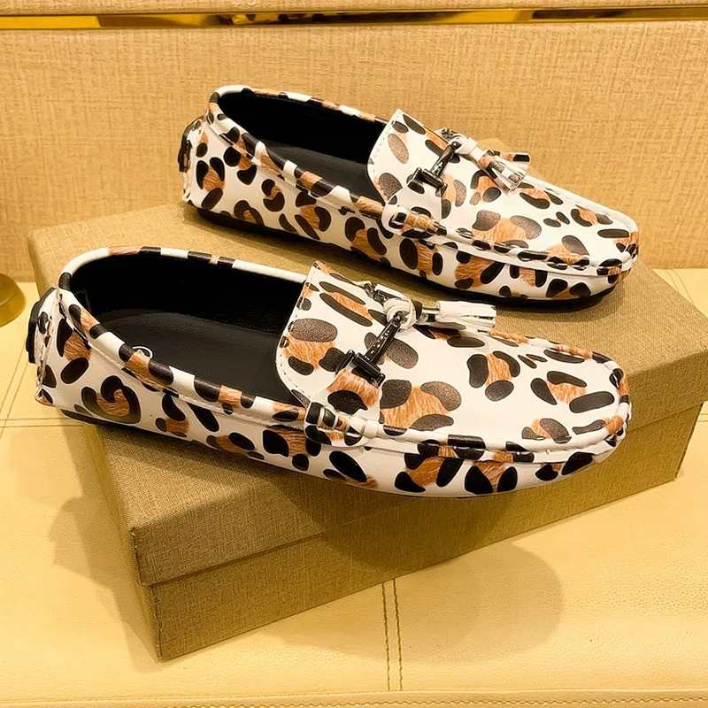 

Модные мужские повседневные туфли из красной леопардовой кожи, дизайнерские лоферы с кисточками, удобные мужские слипоны для вождения, леопардовый принт