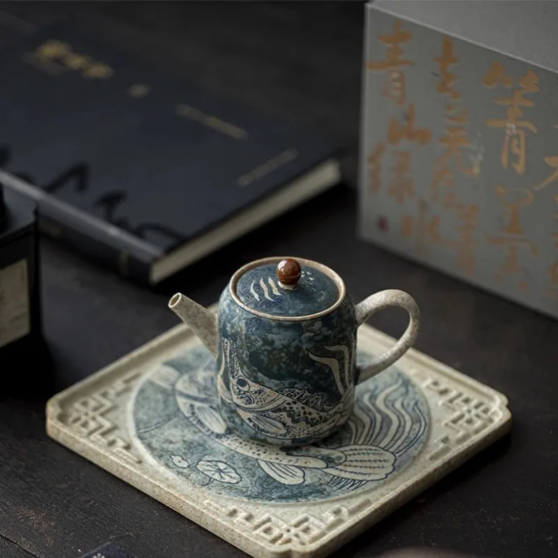 

Teapot Hand-painted Blue and White Flint Retro Tea Brewing Single Pot Fish and Algae Pattern Ceramic Kung Fu Tea Set Gift
