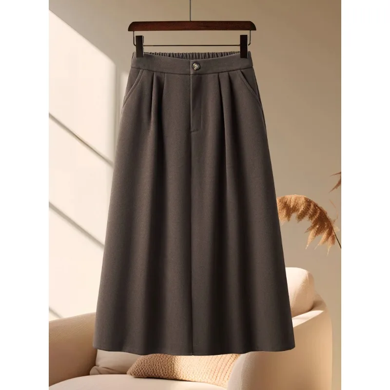 

Brown Midi Skirt for Women, and Winter Elegant Mid-Length A-Line Skirt, Slim Fit, Hip-Covering, Slimming Umbre