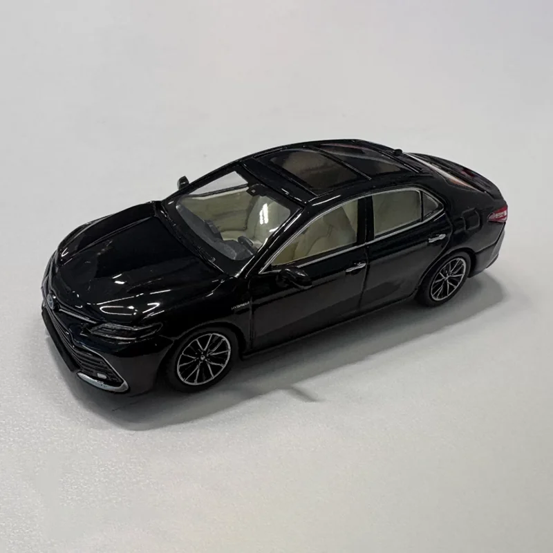 MASSDI 1/64 Scale 2021 Camry Alloy Car Model Simulation Toy Desktop Collection Unique Gift Static Finished Ornaments