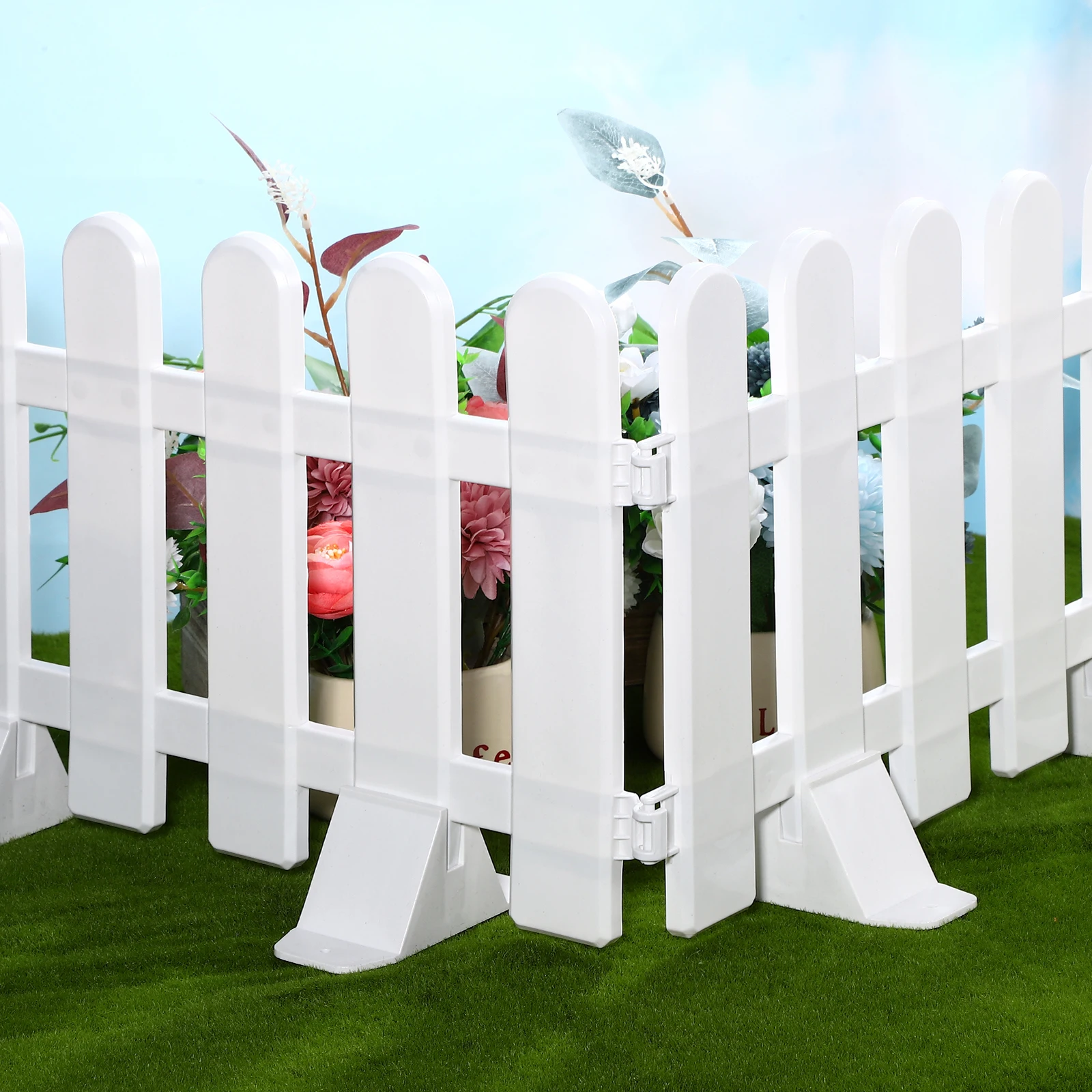 

2pcs Plastic Fence Courtyard Indoor Garden Fence Garden Small Fence with 4 Base White fence fence decoration