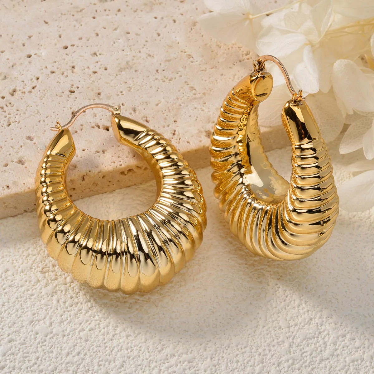 

Free Shipping Items Gift 18k Gold Plated Earrings Women Copper Metal Jewelry Hoop Earring Female Bride Wedding