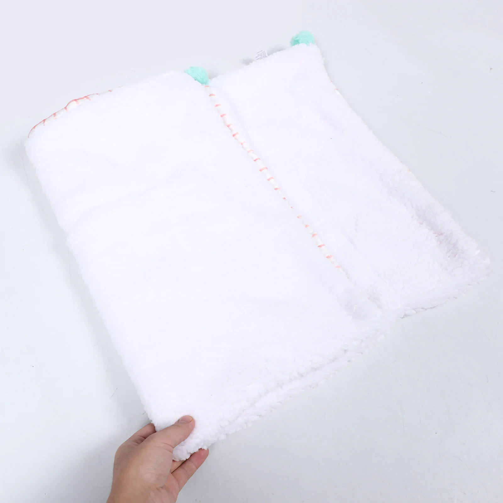 

105x79cm Small Pet Blanket Cozy Warm Bed Cover for Dogs Cats Guinea Pigs Portable Dog Blanket for Travel and Home Use