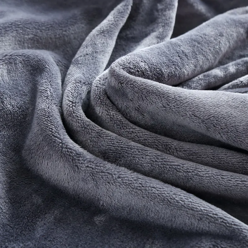 Fluffy Coral Velvet Blanket Flannel Plush Comfortable Thickened and Warm Soft Sofa Throw Blanket for Air-Conditioned Room Luxury