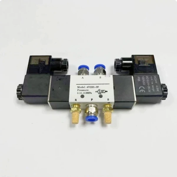 External swing door bus door pump solenoid valve 24V 4V220-08 with wire quick connector is suitable for buses and buses
