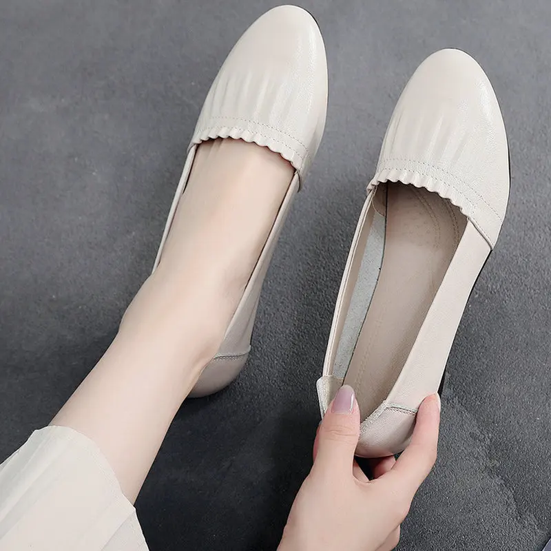 

2024 Women Flat Shoes Genuine Leather Woman Loafers Slip On Breathable Comfort Flat Shoes Lightweight Mother Shoes Large Size