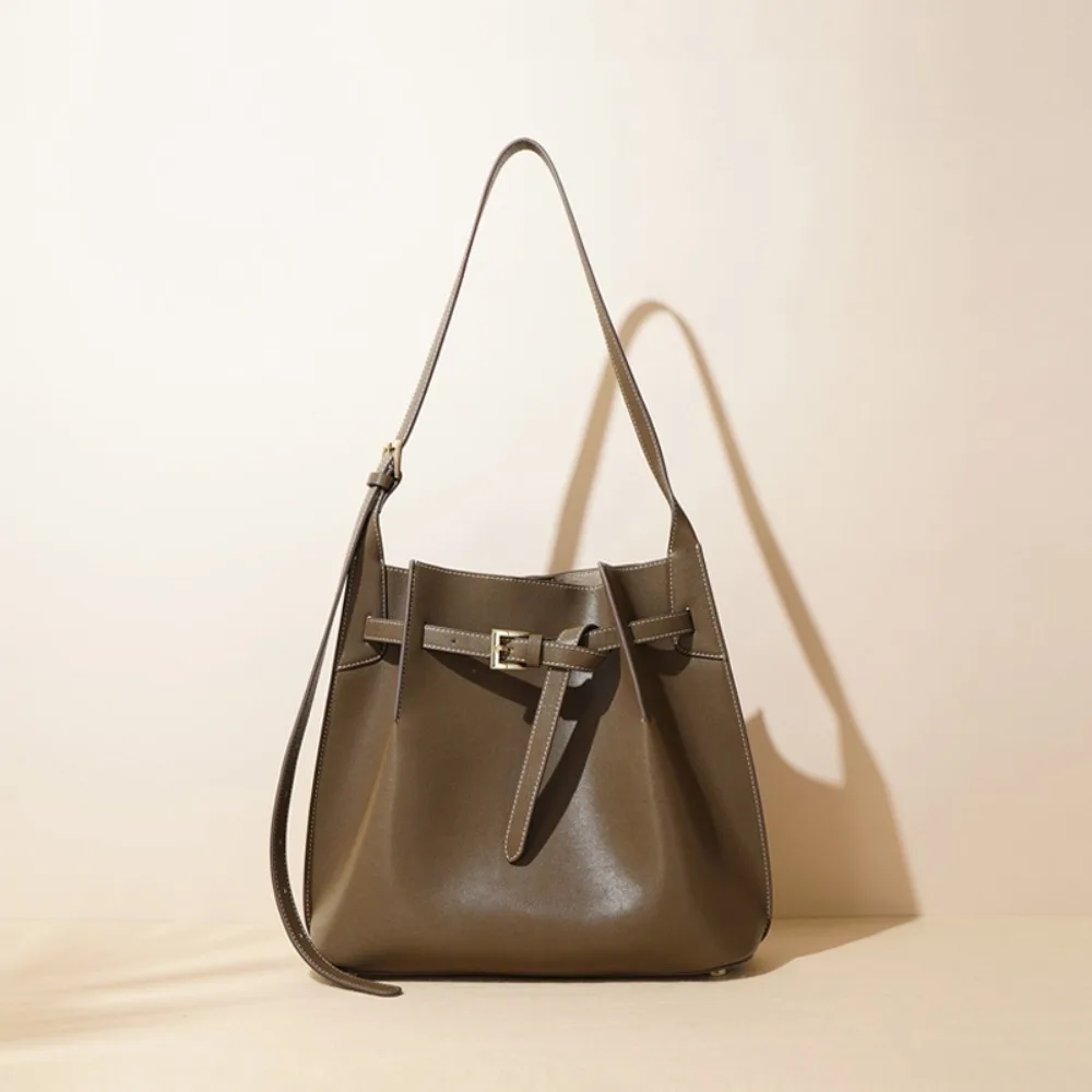 Early Autumn New Cowhide High-end Women's Large-capacity Versatile Commuting Niche Design Fashionable, Simple Durable Casual