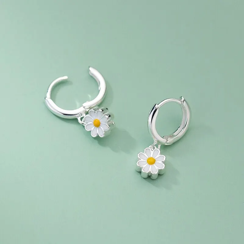 Sweet Daisy Flower Hoop Earrings For Women 2023 New Fashion Round Earrings For Wedding Party Korean Temperament Ear Jewelry