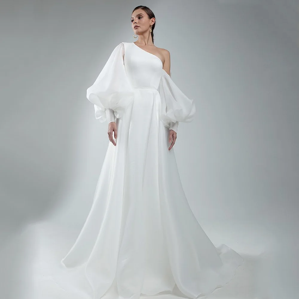 Gaun Pengantin Custom Model Puff Sleeves Satu Bahu Model Mermaid dengan Rok Organza Lepas Pasang