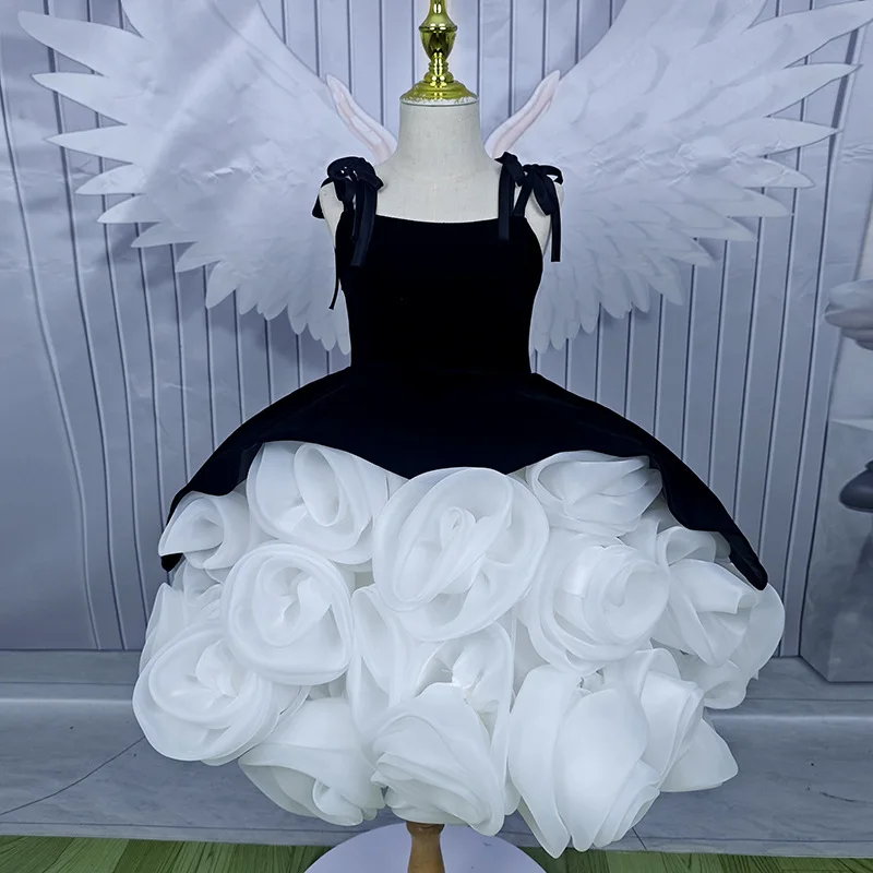 فستان فتاة الزهور المنتفخ باللون الأسود مع فيونكة بيضاء على شكل حرف A للأطفال، فستان لطيف مكشكش لحفلات أعياد الميلاد الأولى
