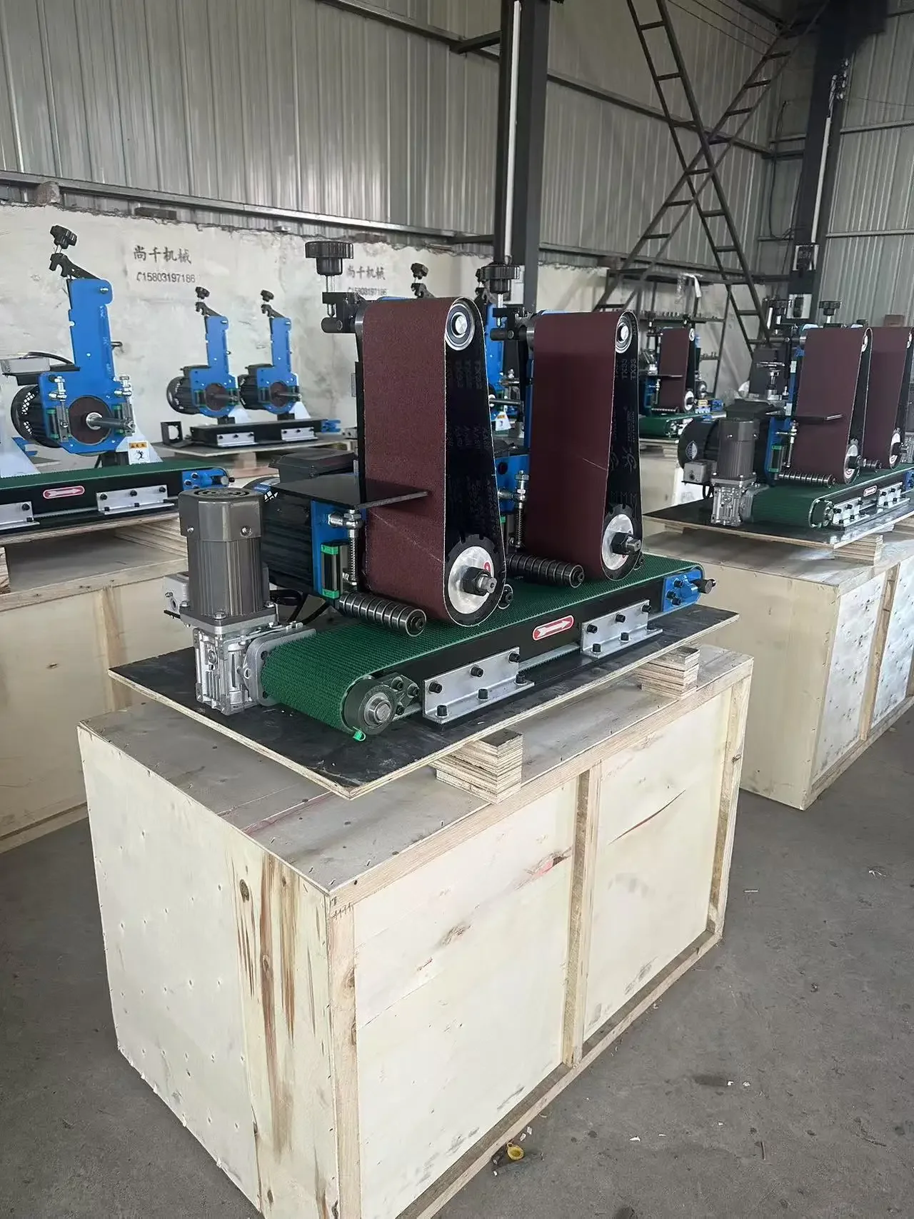 

Used for Metal Deburring Plate Grinding and Polishing Engine Gearbox Bearing Cores, New Automatic Belt Sanding and Polishing