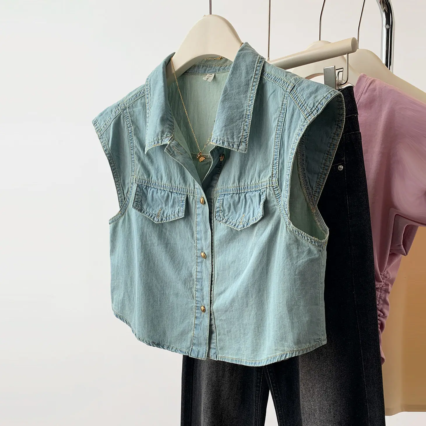女性のレトロなデニムベストジャケット,用途の広いノースリーブキャミソール,サマートップ,ストリートデザイン,多用途
