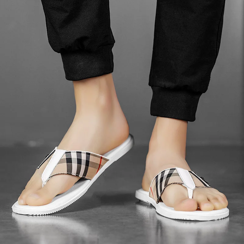 Sandalias planas de playa sin cordones para hombre, chanclas de cuero de verano para hombre, nuevos zapatos de alta calidad para hombre, zapatillas suaves y cómodas para exteriores