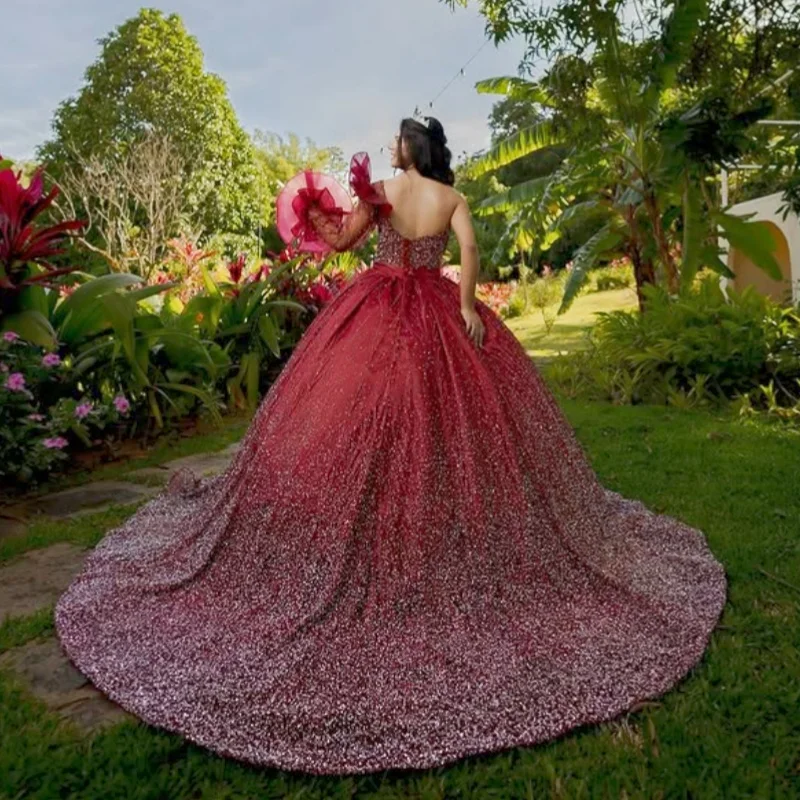 Robe De Quinceanera bordeaux brillant, décalcomanies à paillettes De cristal, épaules dénudées, longue queue, robes De 15 Quinceanera ﻿ Personnaliser