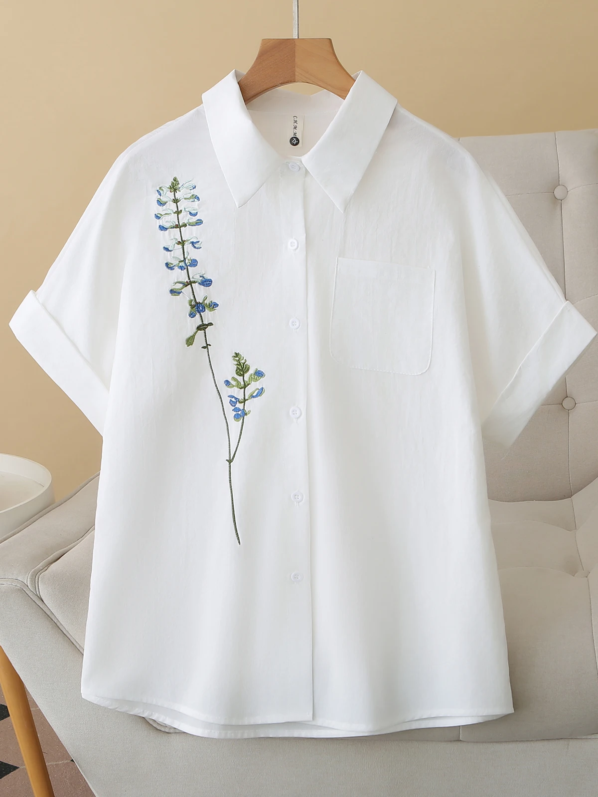 Artistic Embroidered White Short Sleeve Loose Fit Women's Shirt Large Size Conceals Belly Collared Versatile Slimming Top