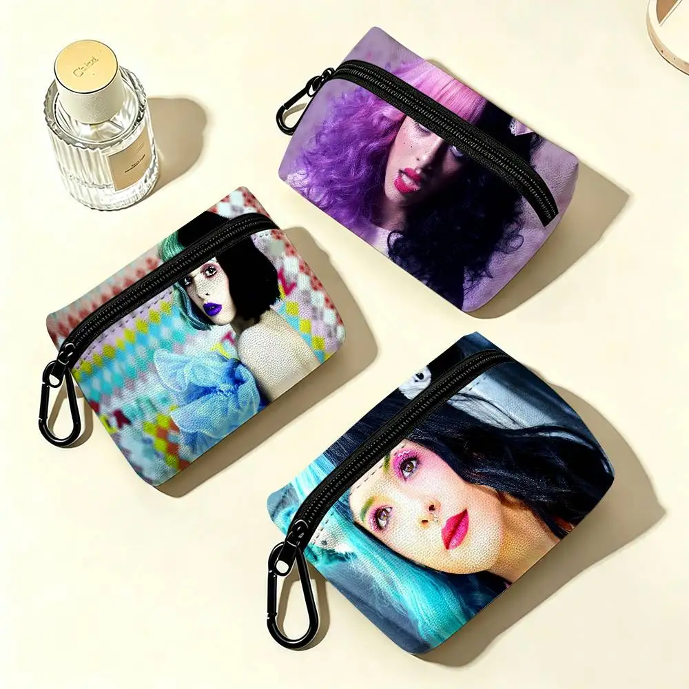 Pop Singer Melanie Martinez Oxford Fabric Zipper Pouch Lightweight Hanging Coin Wallet For Coins ID Cards Keys Lipstick Earbuds
