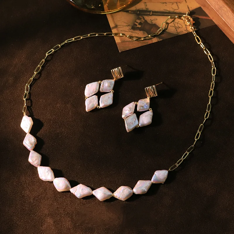 

Геометрическая форма, жемчужная цепочка в стиле барокко, ожерелье из бисера и серьги-гвоздики, комплект для женщин, модный очаровательный колье-воротник, универсальные ювелирные изделия