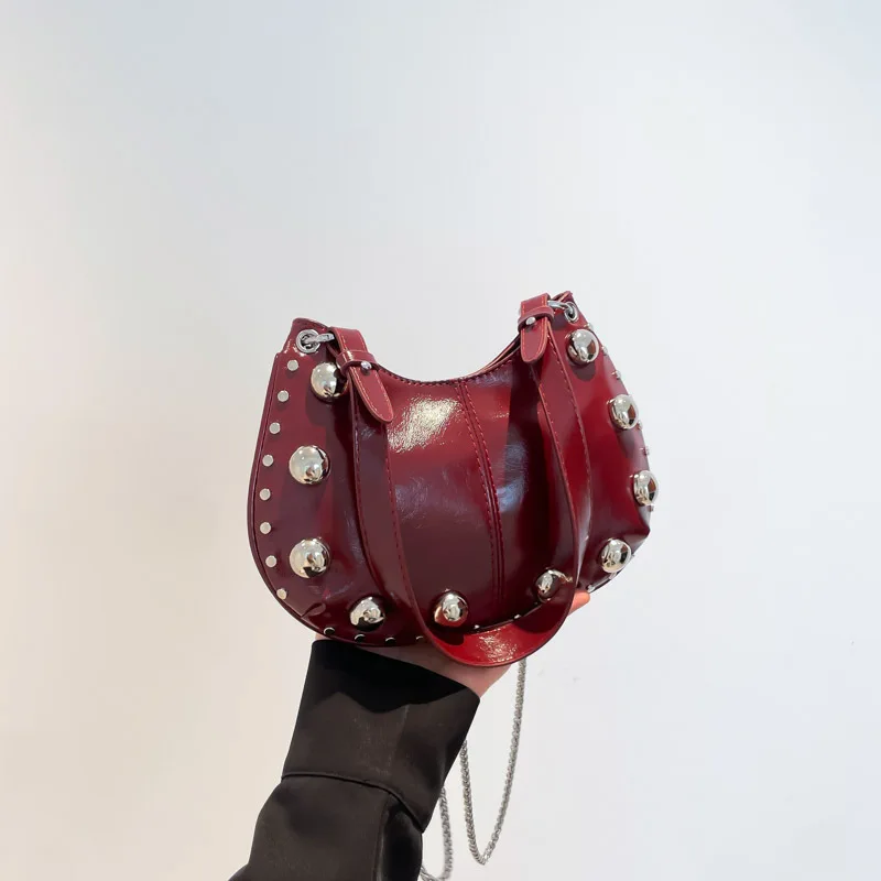 

Литературная сумка через плечо с шипами 2025 года, большая милая стильная новая сумка через плечо с цепочкой, простая для женщин