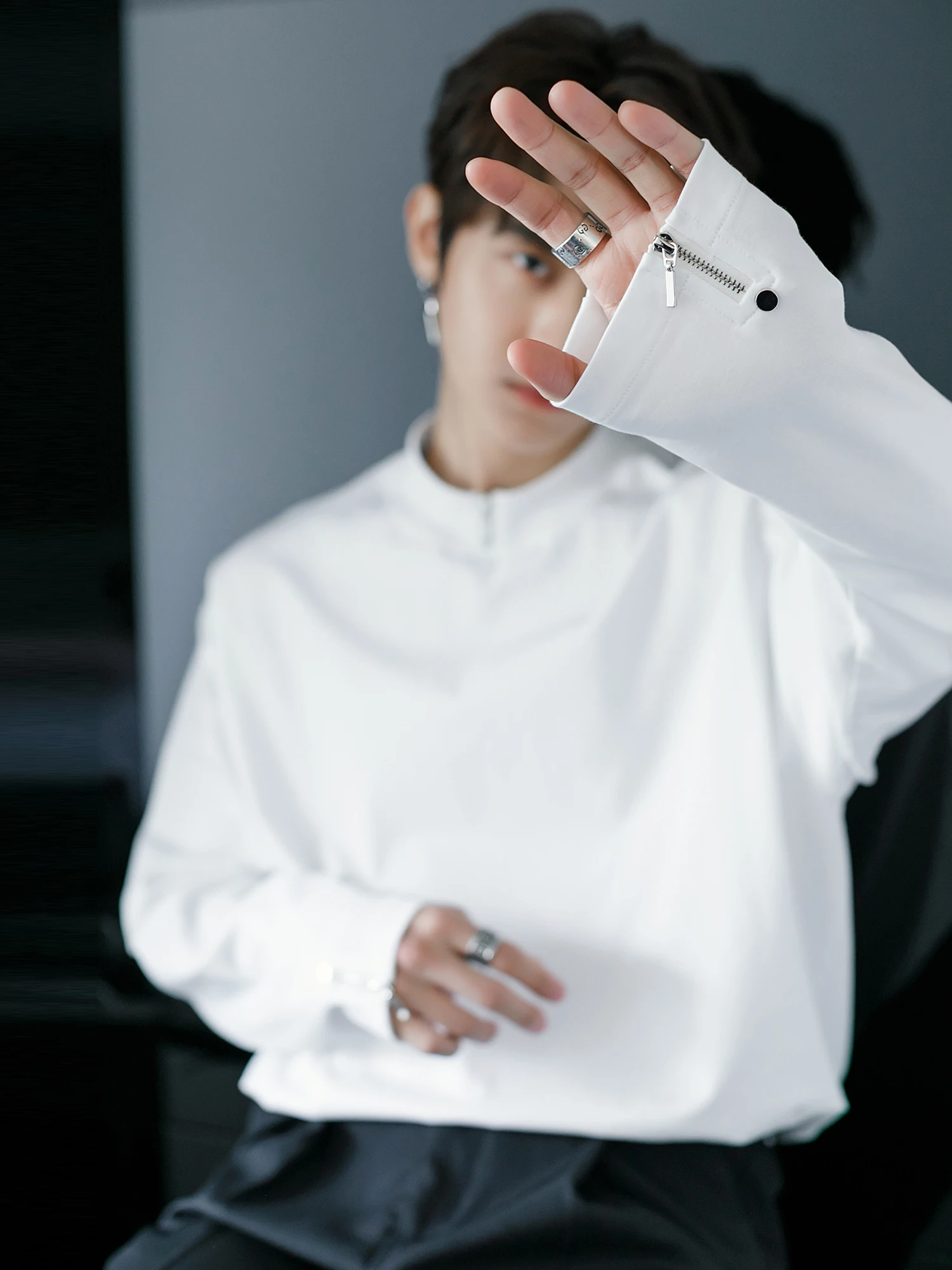 

CHICERRO Men's Spring Zipper Design Thin Long Sve White T-irt Base Layer irt Casual Trendy round Ne Color