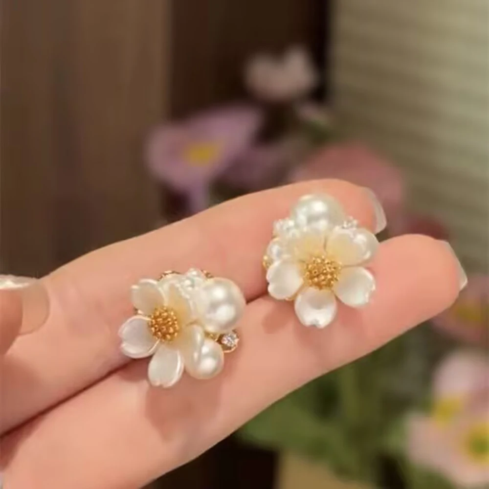 French Light Luxury White Enamel Camellia Pearl Pendant Clip on Earrings 2026 New Fashion Jewelry Accessories for Women