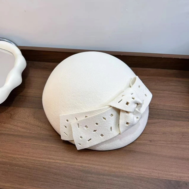 الشتاء موضة الصوف الفاسناتور قبعة قبعة للنساء Bowknot ورأى أبيض أسود فيدورا كوكتيل الكنيسة الزفاف قبعة مستديرة