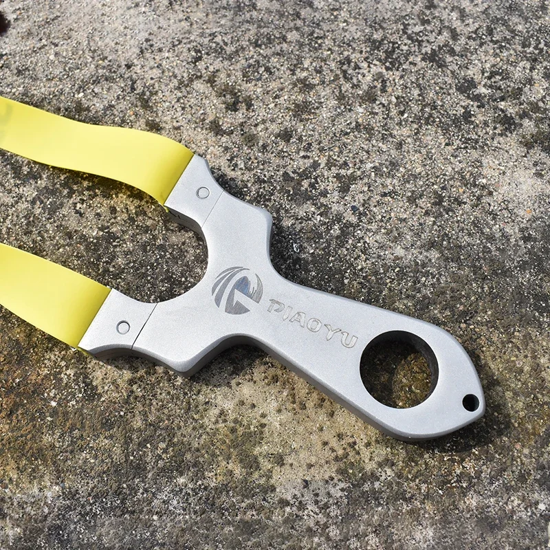 

Classic All-metal OTT Stainless Steel Slingshot Flat Rubber Band Quick Press Design Outdoor Hunting Shooting Slingshot
